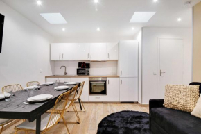 Enchanting 2 BDR Parisian Apartment